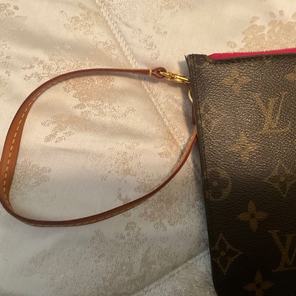 Louis Vuitton Wristlet - Picture 3 of 7